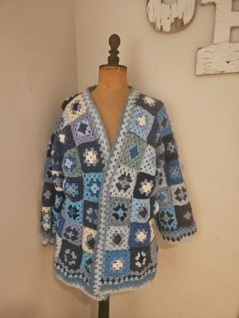 Veste kimono granny patch crochet fait main Bleu