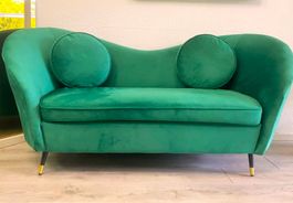 Zweisitzer-Sofa in smaragdgrünem Samt – neuwertiger Zustand