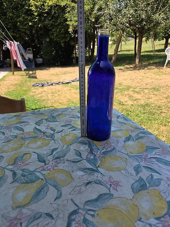 Altro in Stoviglie & Bicchieri: Blaue Glasflaschen – Usato da Egolzwil venduto da T2K 1