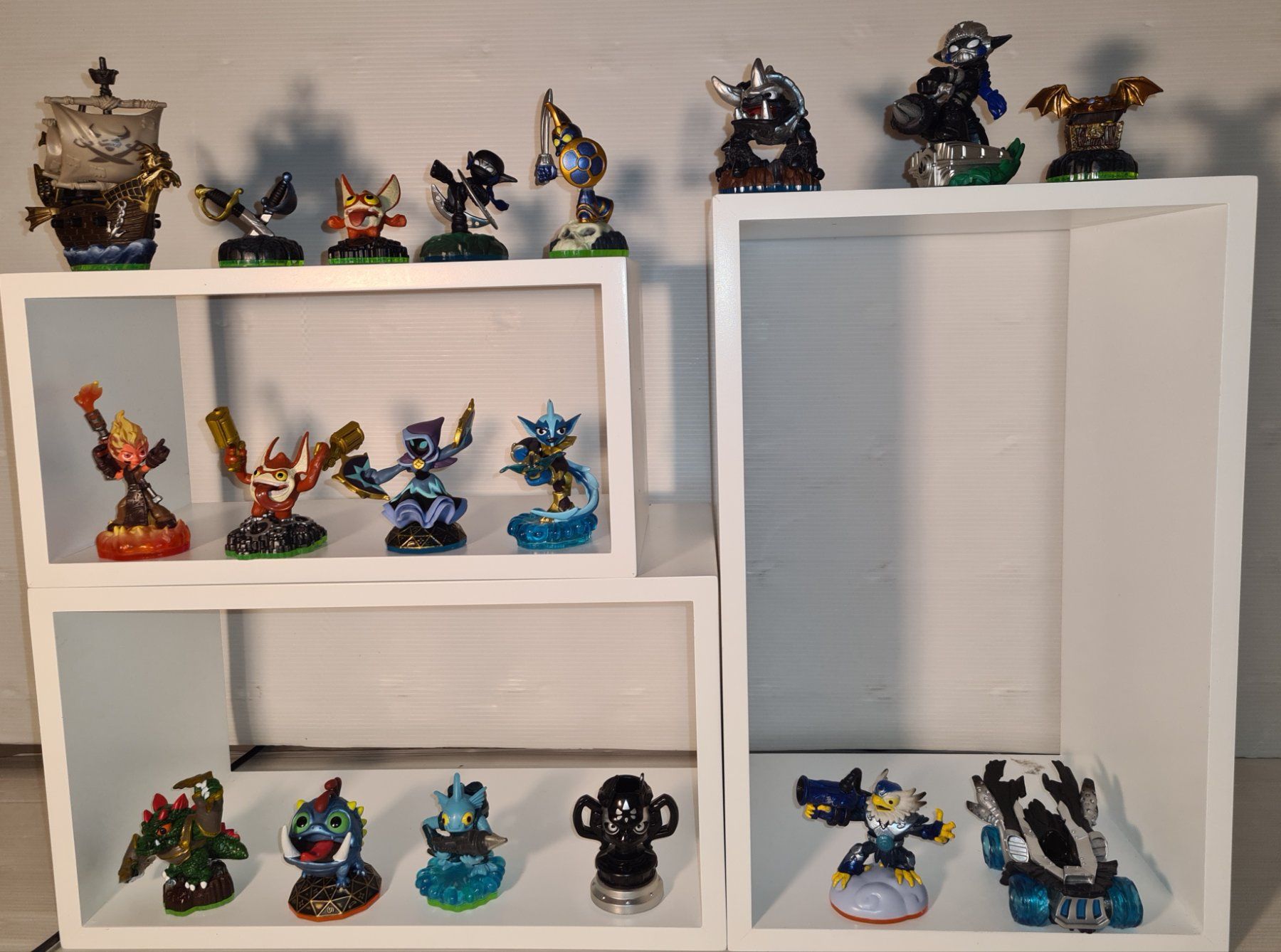 Statuette: Skylanders 71 Figuren und 3 Portal – Usato da Münchenstein venduto da vitalfit 2