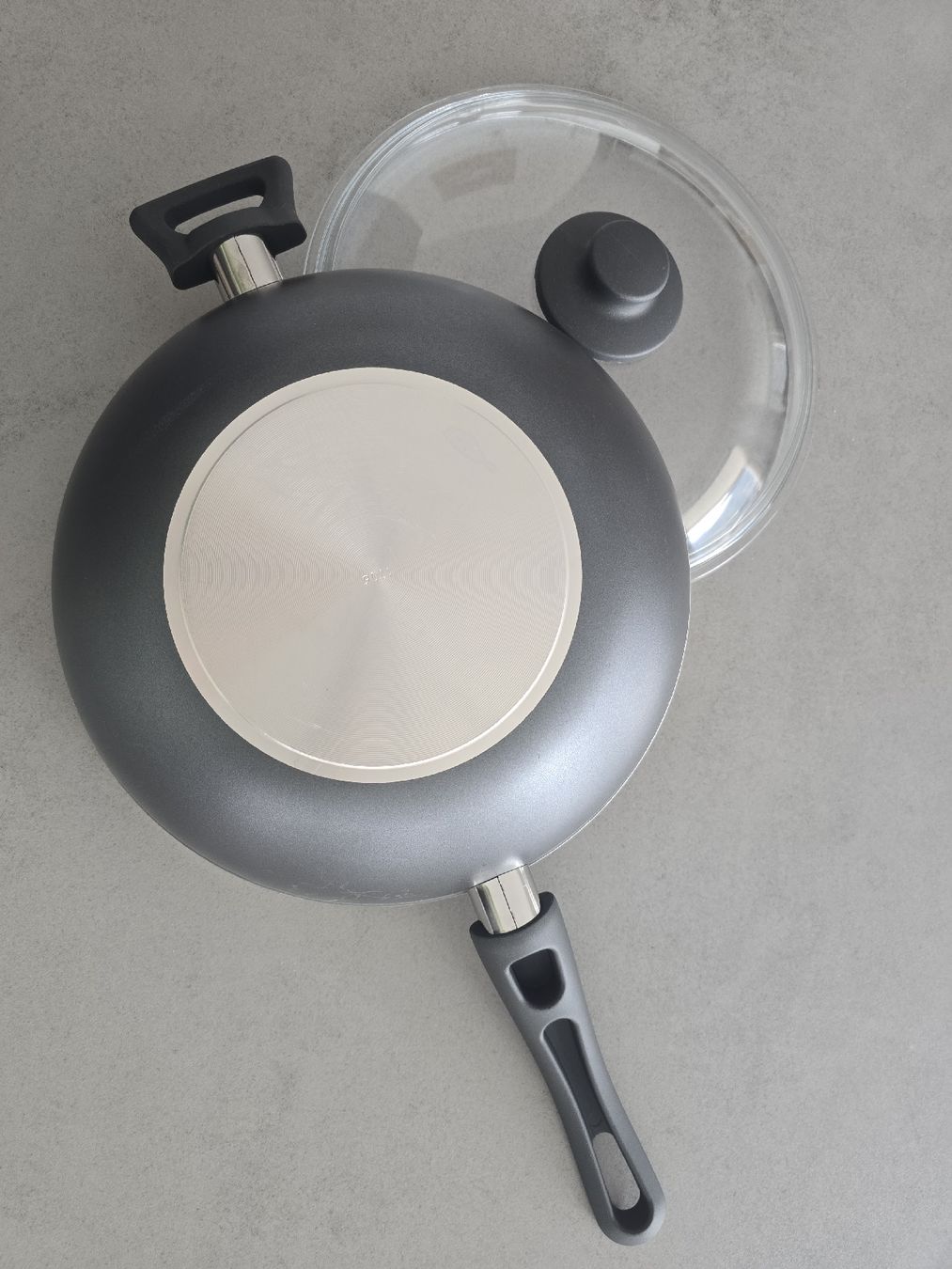 Padelle: Wok Pfanne mit Glasdeckel, neuwertig – Usato da Disentis/Mustér venduto da cla_l9hf 4
