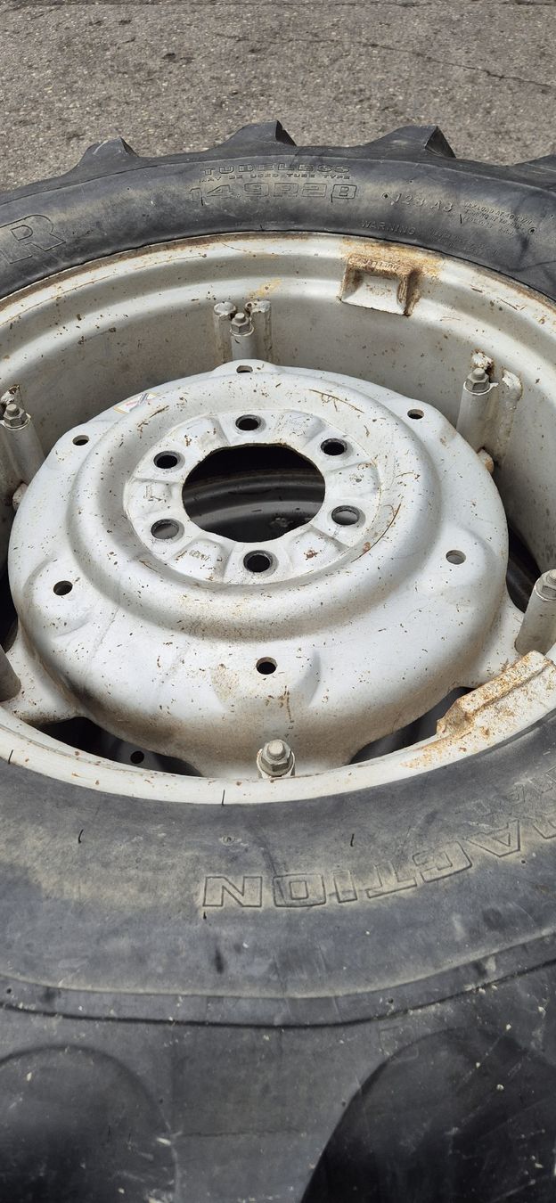 Pneus & Roues: Occ.Deutz Räder 14.9R28 – D'occasion à Muhen par Danu65 2
