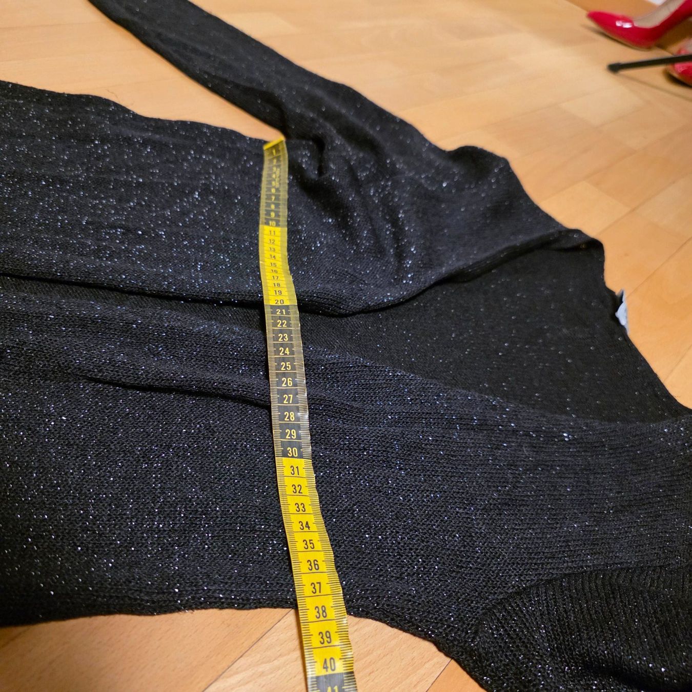 Giacche: Schwarze Strickjacke mit Silberfaden S – Usato da Wald ZH venduto da CapLux 7