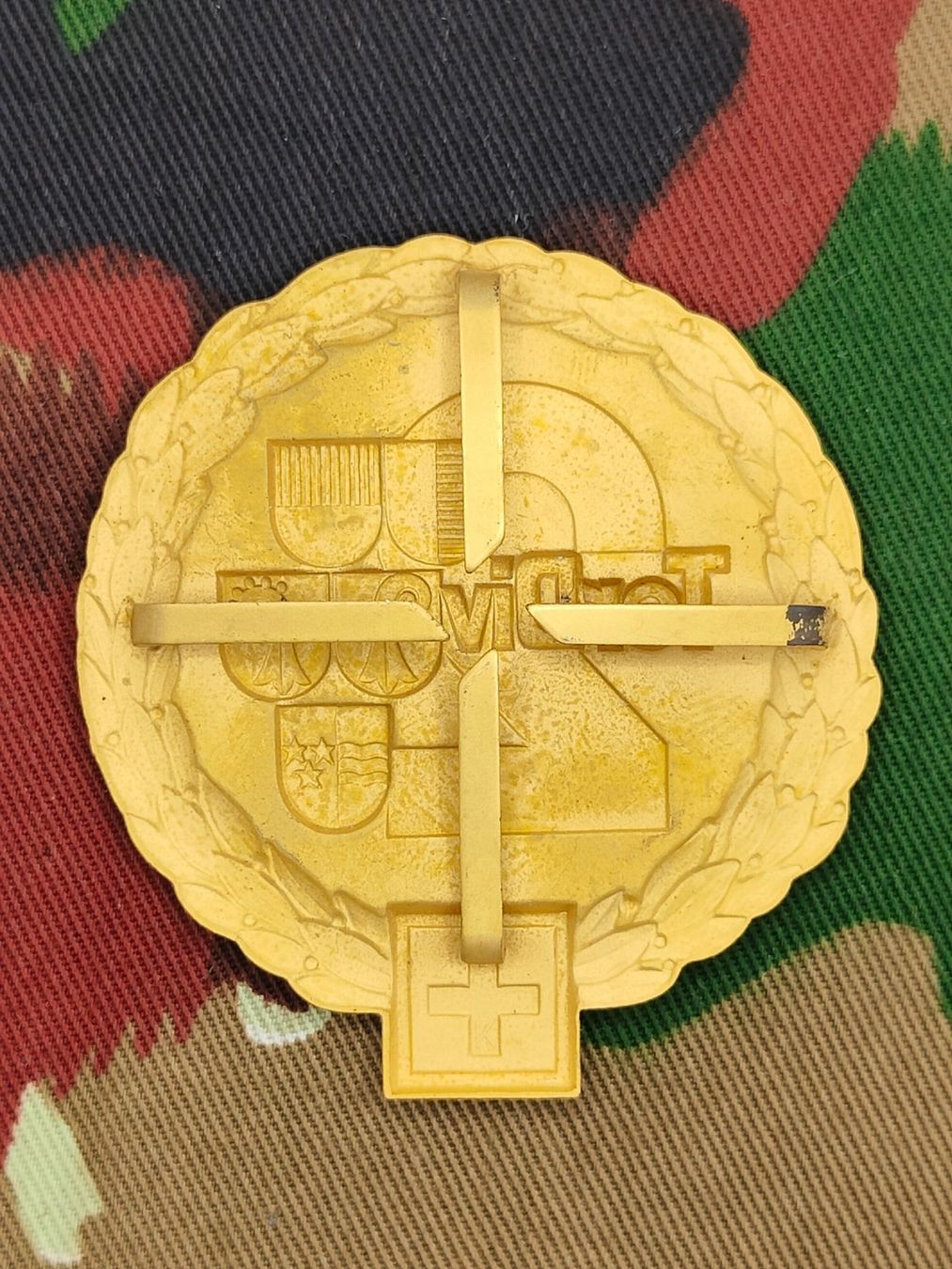 Schweizer Armee Plaketten & Abzeichen: Béretemblem Territorialdivision 2 Goldkranz, Variante 2 – Neu (gemäss Beschreibung) aus Bauma von SwissMilitaria 1