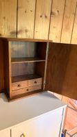 Antikes Wandkästchen aus Holz mit Intarsien und Schubladen