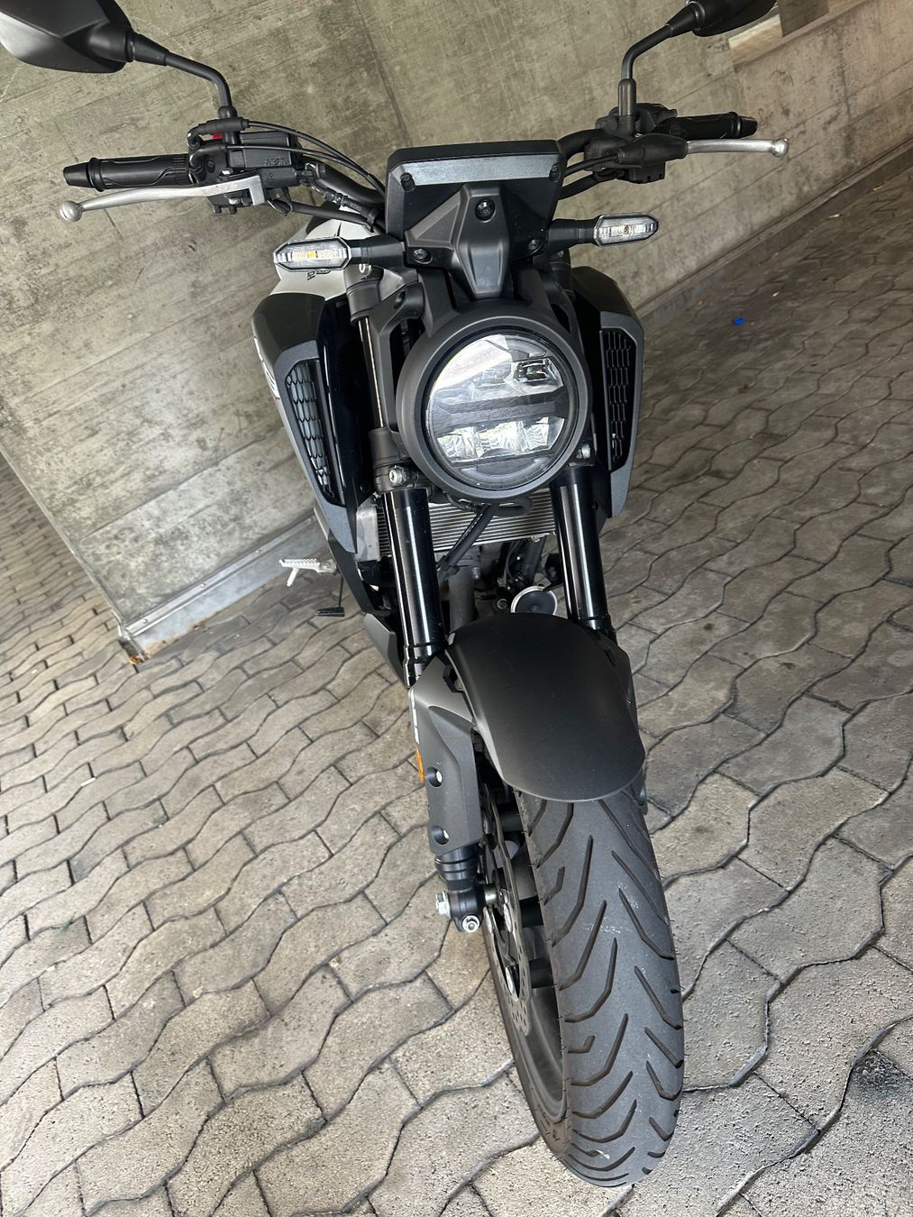 Honda Strada: Honda CB125 R 15 Monate alt – Usato da Niederteufen venduto da leo_7db7 3