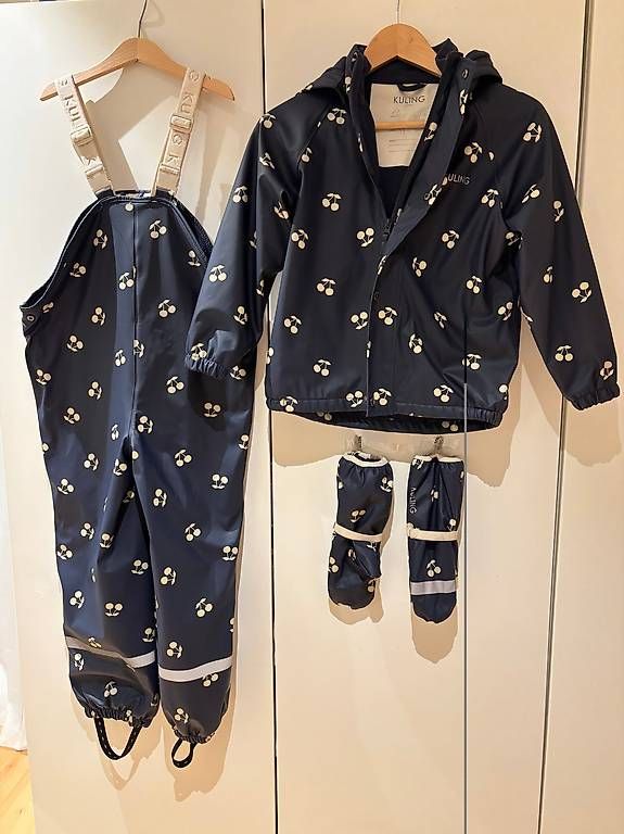 Lotti & Set di vestiti: Mädchen Kleider Winter GR 122/128 – Usato da Zürich venduto da j_maeder