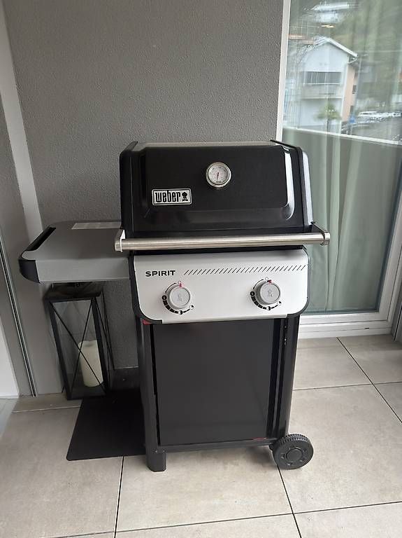Weber Griglie: Grill Weber Spirit e accessori – Usato da Giubiasco venduto da mat_n8k5