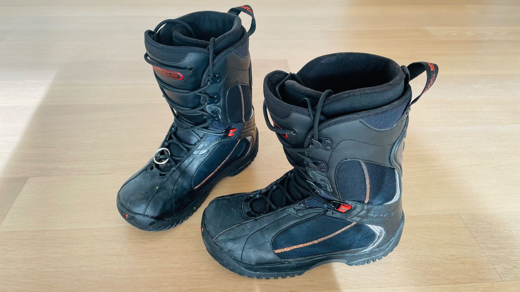 Chaussures hommes: Snowboarder Schuhe – D'occasion à Amlikon-Bissegg par Schnuefeli4