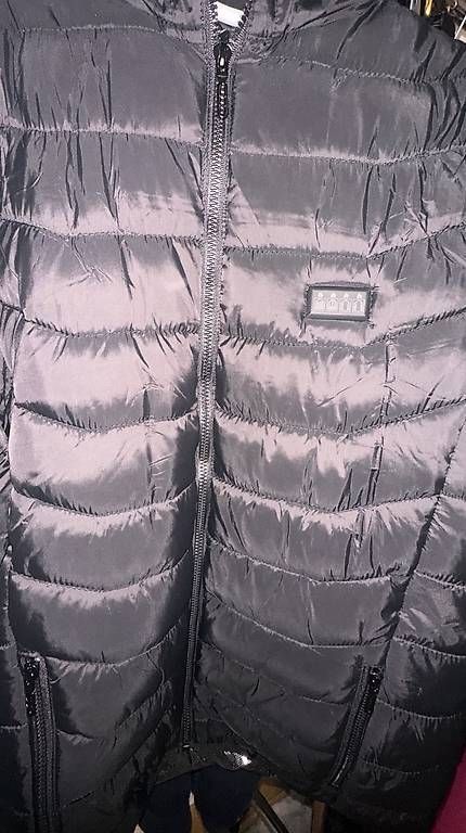 Vestes: schwarze beheizbare Steppjacke – D'occasion à Felben-Wellhausen par ale_y7hx