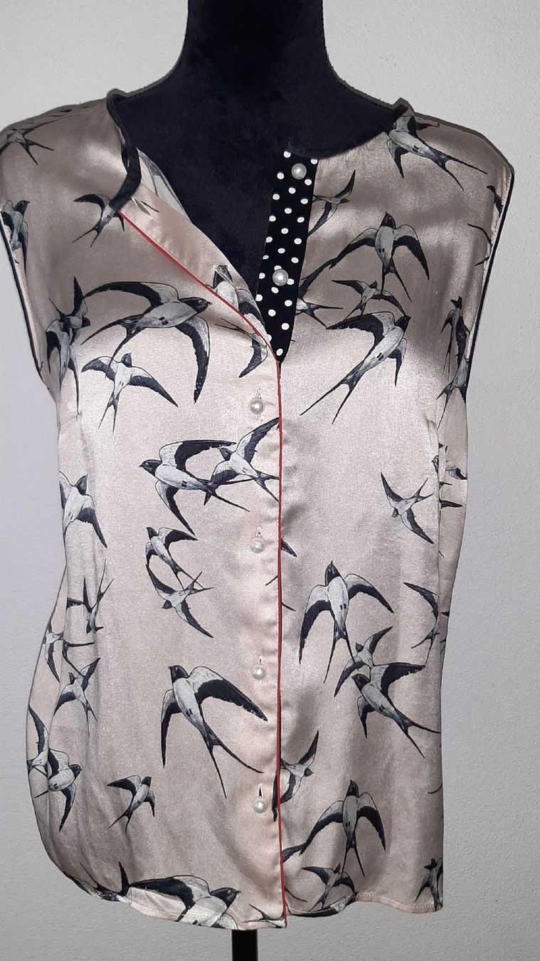 Marc Cain Camicette: Marc Cain Bluse Schwalben-Muster Seide Gr. 40  – Usato da Uster venduto da kgw78