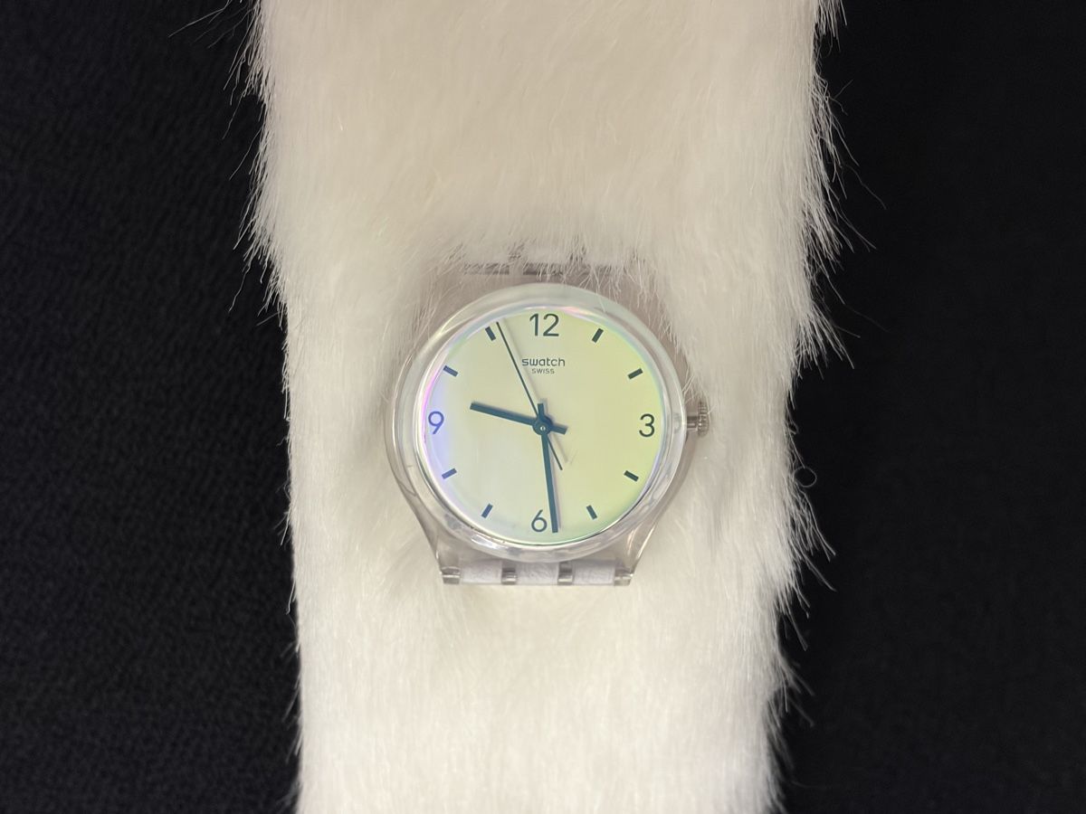 Swatch Orologi: Swatch Uhr Gent mit Kunstfell-Band – Nuovo (secondo la descrizione) da Möhlin venduto da seerose6