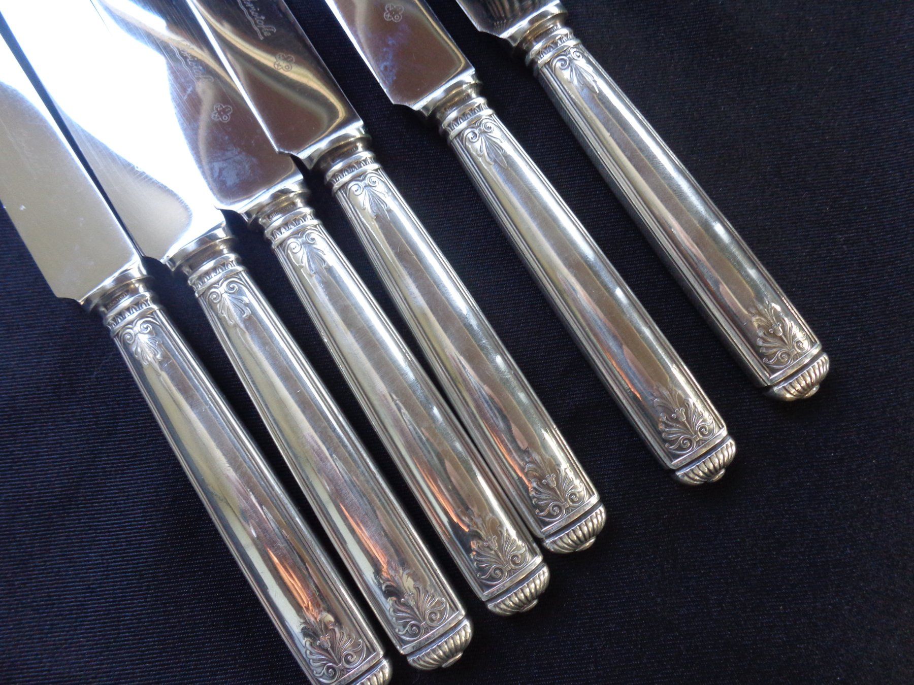 Christofle Bestecksets: * 6 X GRANDE COUTEAUX CHRISTOFLE MAILMASON ORIGINAL – Neu (gemäss Beschreibung) aus Morges von argento.oro.65 1