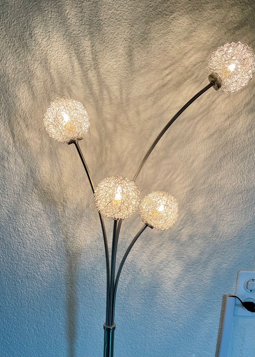 Lampen: 2 Originelle Stehlampen mit Kugeln, silber-Top Zustand! – Gebraucht aus Riggisberg von Panthera01