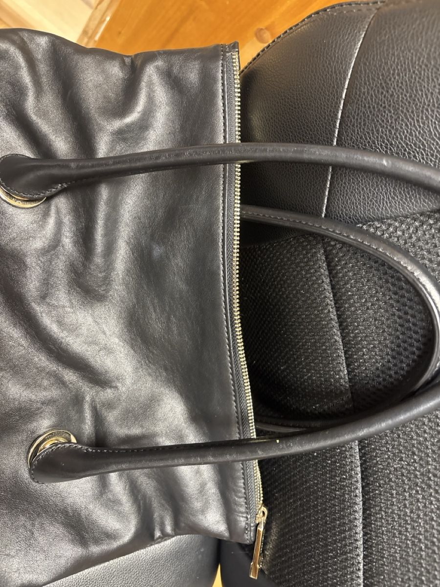 Coccinelle Borse da donna: Schöne Coccinelle Ledertasche Schwarz – Usato da Maienfeld venduto da 8796 3