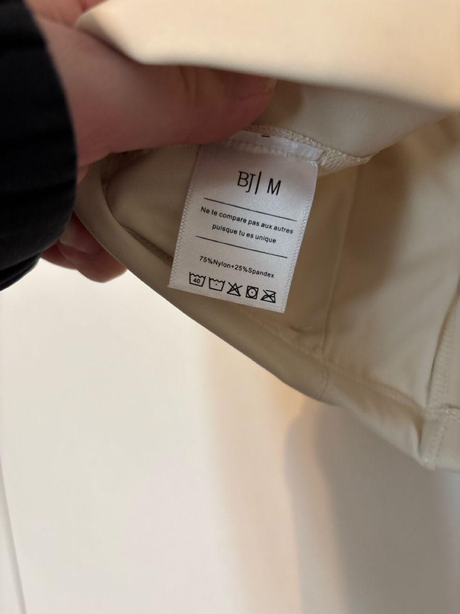 Top: Crop top beige – Nuovo e nell'imballaggio originale da Courchapoix venduto da Aal41 3