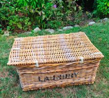 Große Vintage Weidentruhe / Wäschekorb "LAUNDRY"