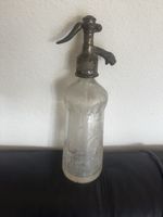 Soda Flasche alt mit Metallaufsatz Glas