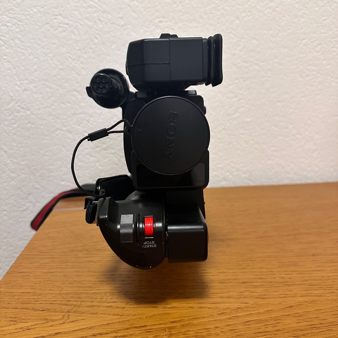Sony Videocamere: Sony CCD-V200E Video8 Pro Camcorder – Usato da affoltern am albis venduto da bakee 4