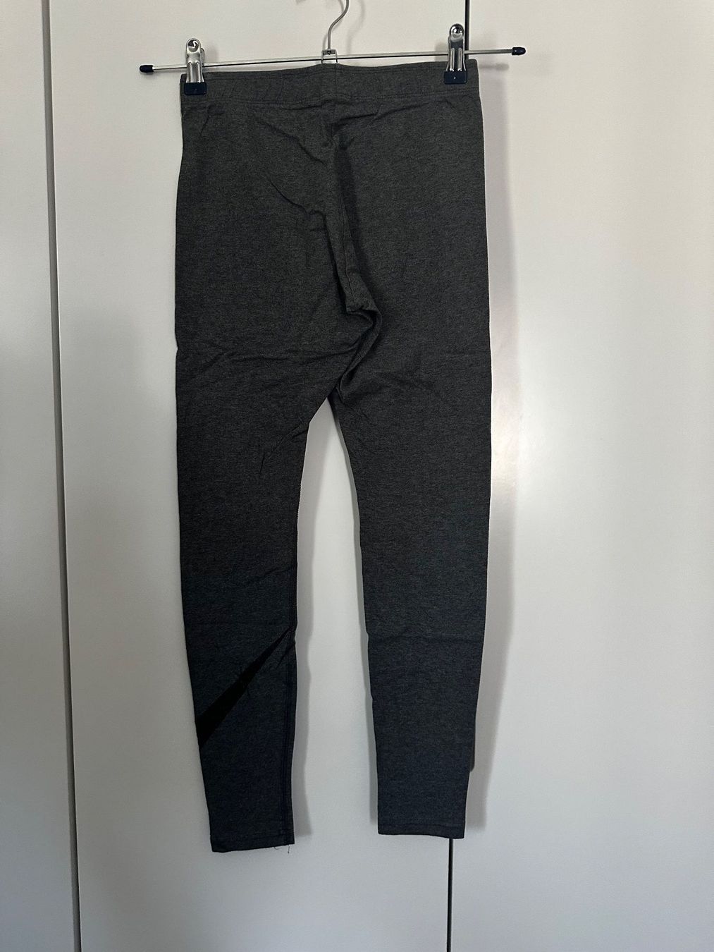 Nike Leggings: Nike Leggings Grau, Grösse XS/S, grau – Gebraucht aus Wagenhausen von vintagesecondhand 1