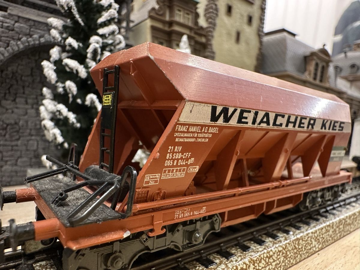 Liliput Modellini di ferrovie: Liliput SBB Weiacher Kies Güterwagen – Usato da Lupsingen venduto da New-Haven