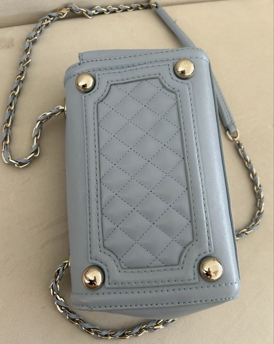 Moschino Borse da donna: Moschino Tasche in Hellblau, Top! – Nuovo (secondo la descrizione) da St. Gallen venduto da oli_ryy9 1