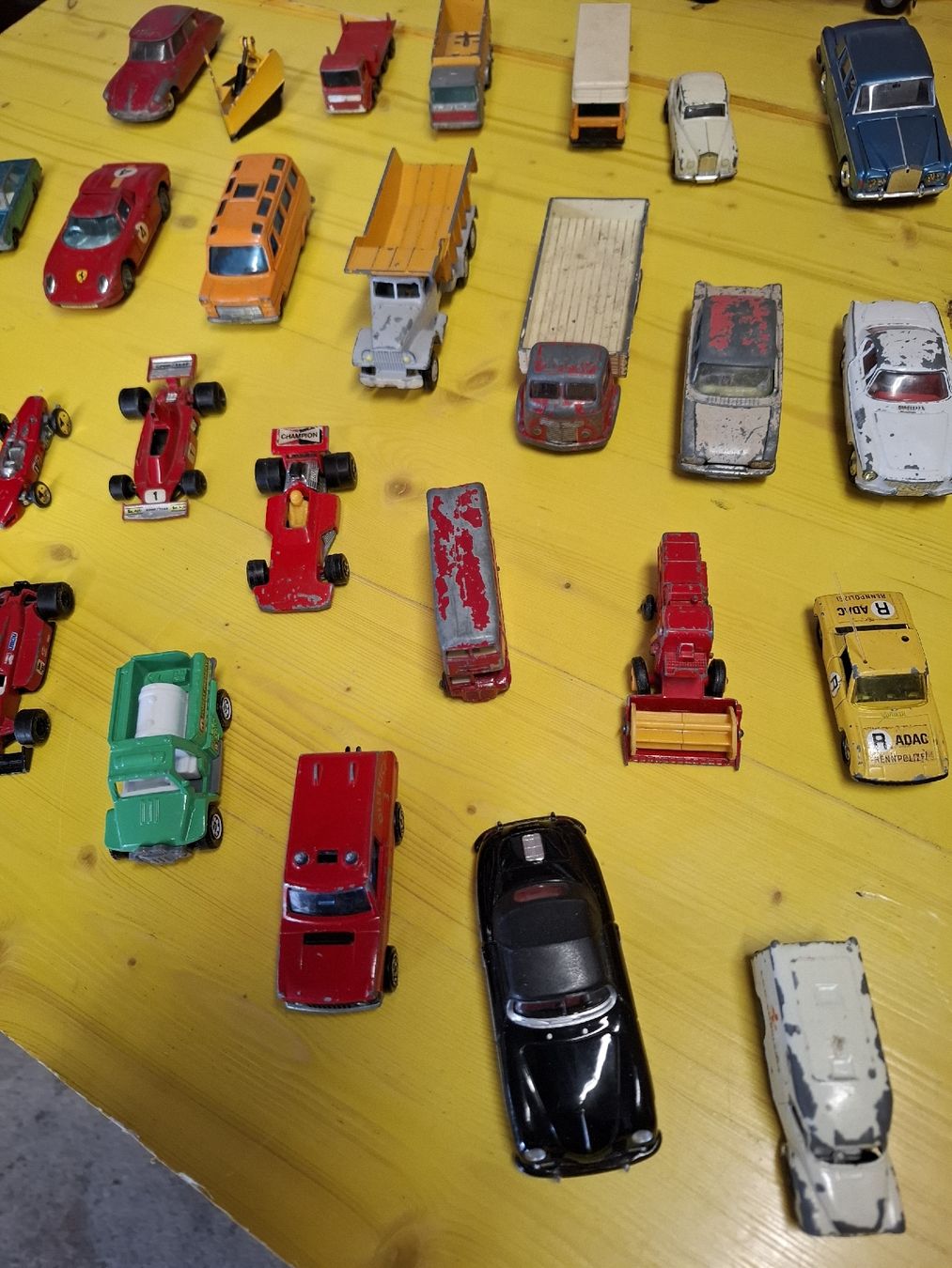 Dinky Toys Modellini d'auto: Grosse Sammlung Modellautos diverse Marken bespielt – Usato da St.Gallen venduto da bpeter01 4