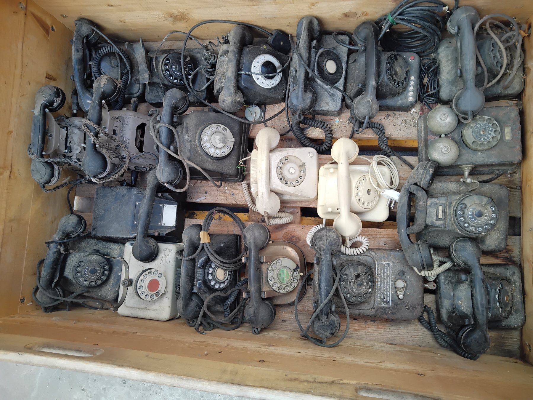 Telefone: Ausländische Telefone – Defekt aus Nuglar von lampa-radio