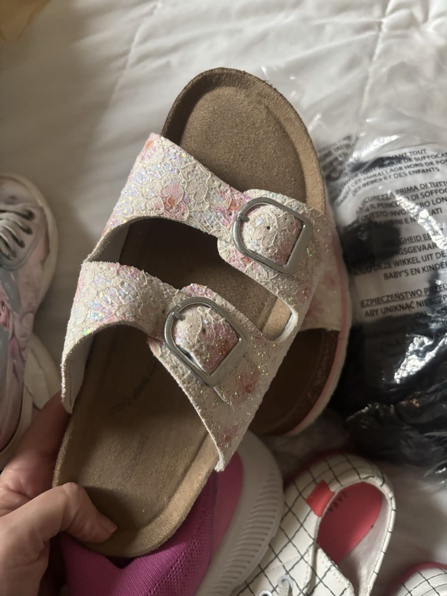 Scarpe per ragazze: Lot de chaussures fille – Usato da Neuchâtel venduto da Pandialfen 6