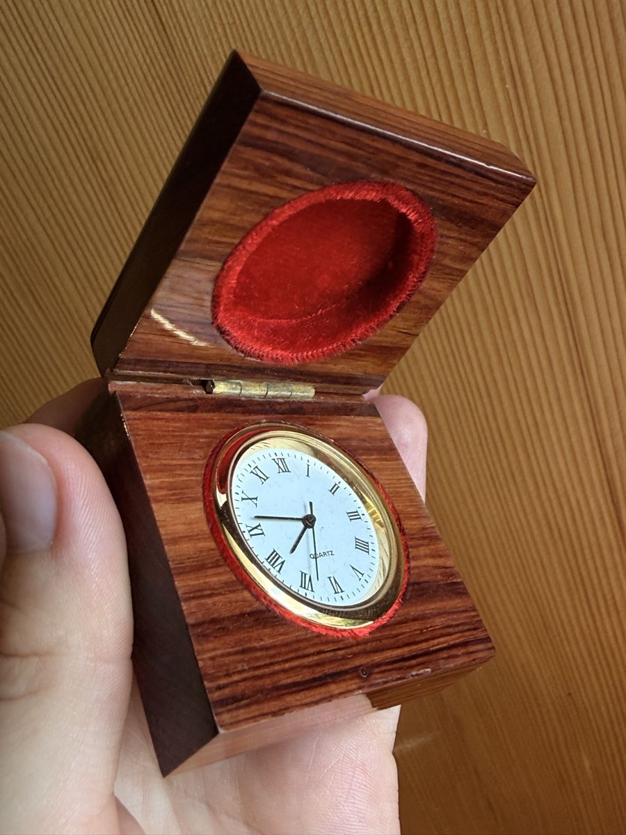 Orologi da terra & Orologi da parete: Miniature Clock with Wooden Case – Usato da Le Sentier venduto da dar_hb62 1
