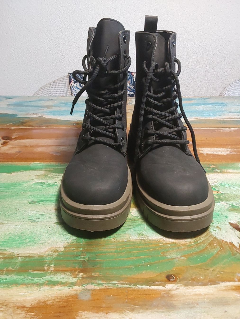 Scarpe da uomo: Bottes noir style combat taille 36 – Nuovo (secondo la descrizione) da Brügg BE venduto da rup_p6cw