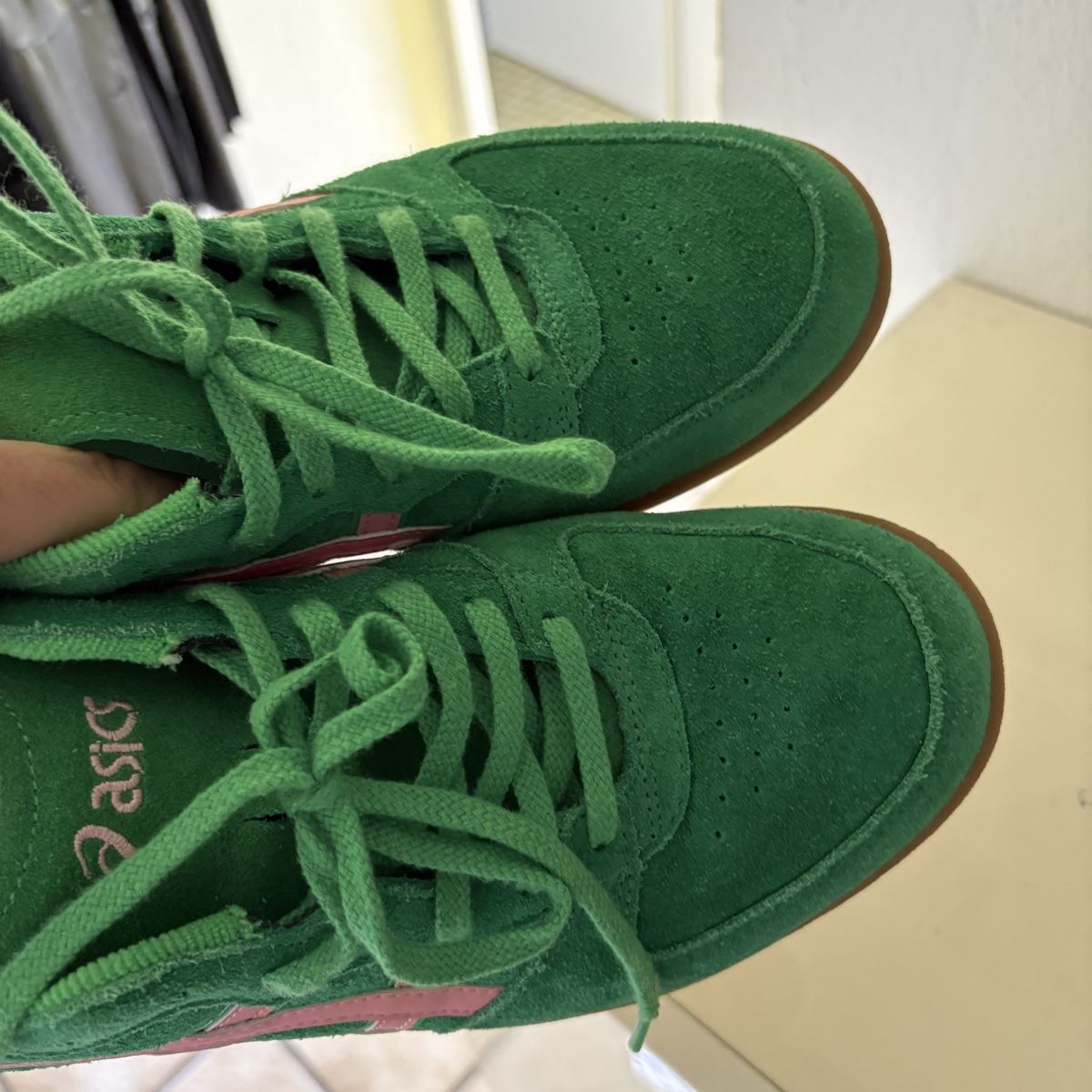 Asics Scarpe da uomo: Asics Skyhand green/pink 44.5 – Usato da Winterthur venduto da LaBodega 9