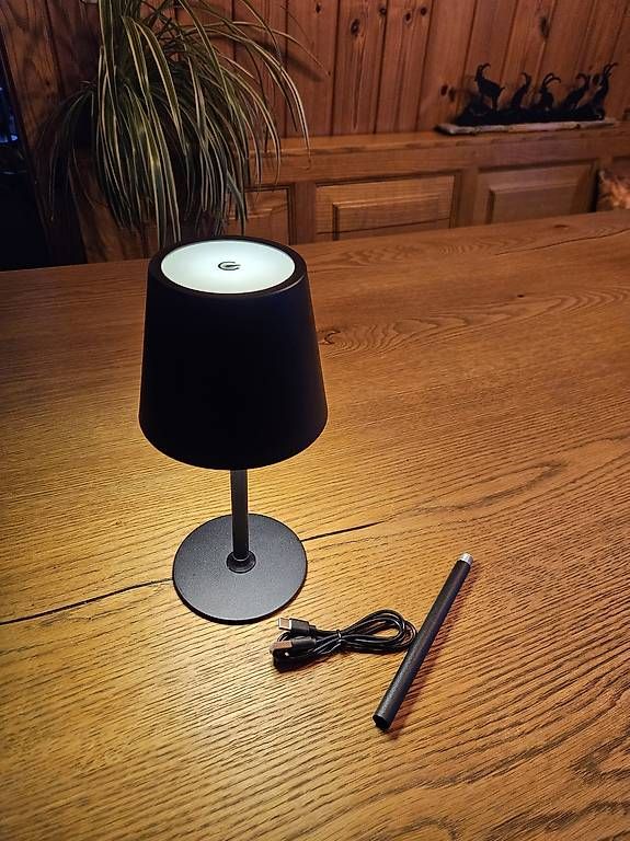 Lampade: Stehleuchte Nachttischlampe – Usato da Sisikon venduto da bryke 2