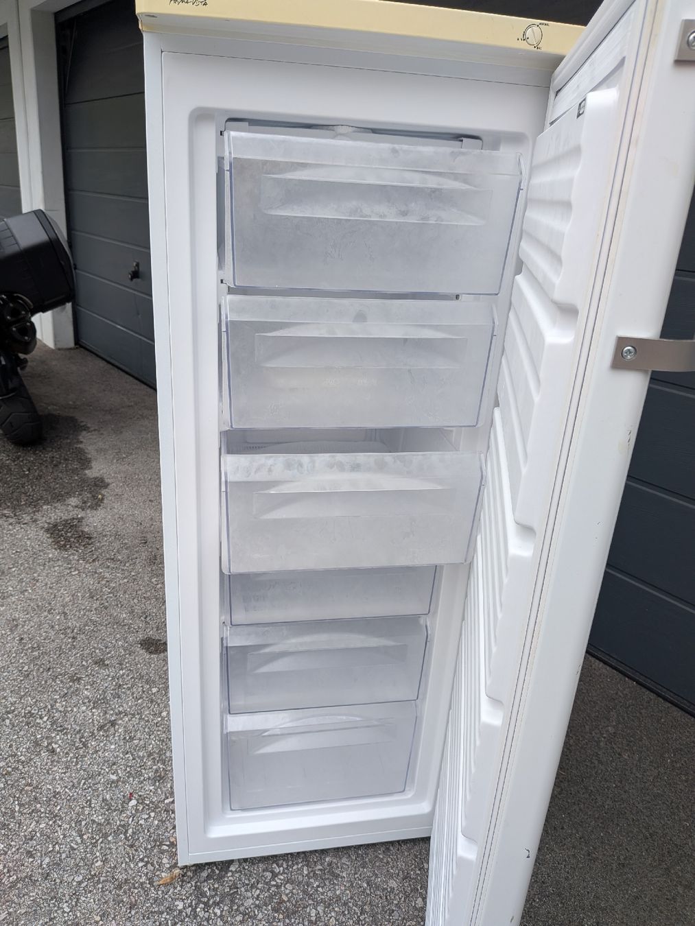 Gefrierschrank: Congélateur Prima Vista 144 L A++ – Gebraucht aus Sion von gui_pk7g 3