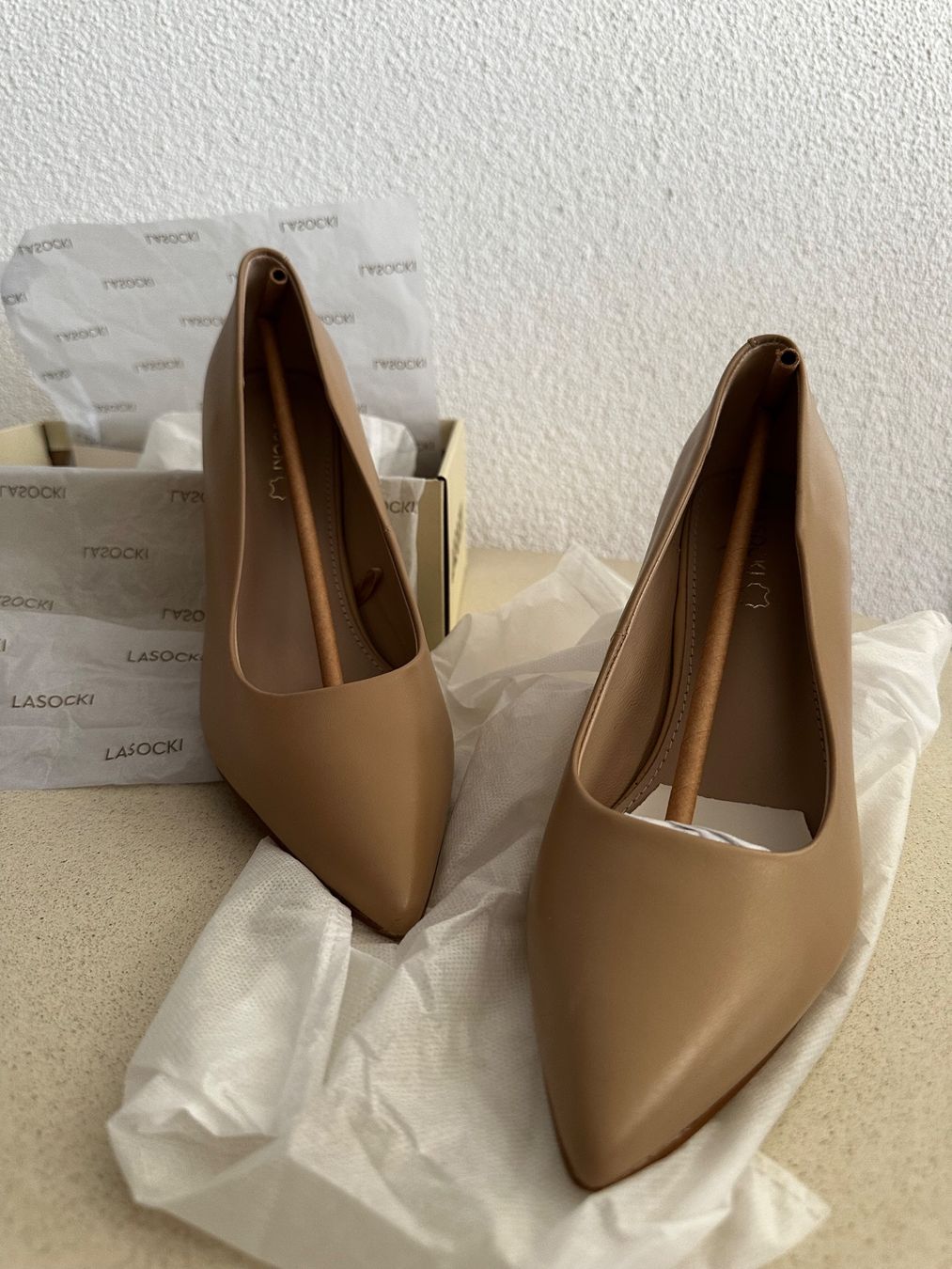 Scarpe da donna: Lasocki Echtleder Pumps Beige, Gr. 39 – Usato da Honau venduto da salverella 4