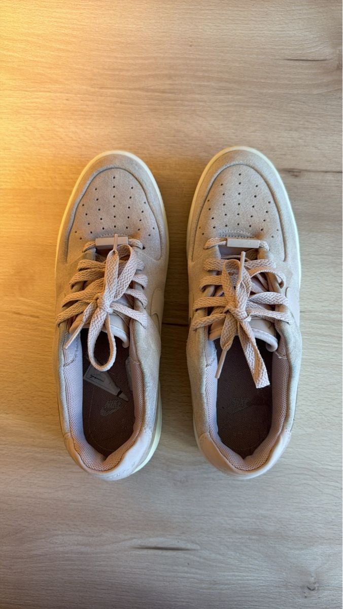 Nike Damenschuhe: NIKE AIR FORCE 1 LOW – Gebraucht aus Puplinge von yav_9r9f