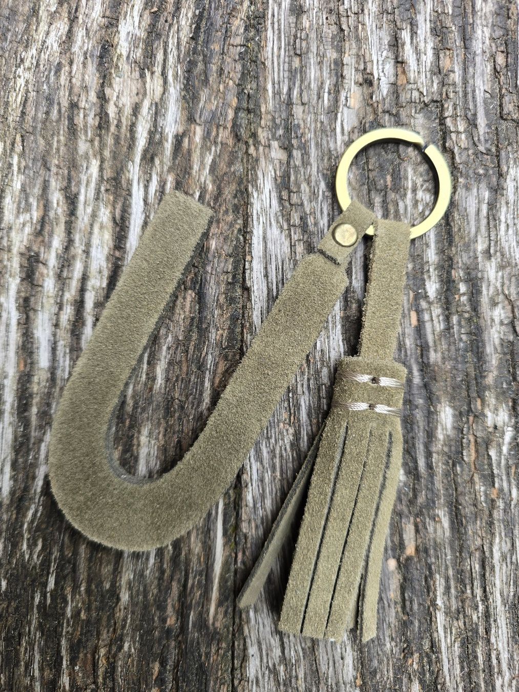 Portachiavi: Accessoires: Schlüsselanhänger Wildleder schlamm "U" – Nuovo (secondo la descrizione) da Romanshorn venduto da Rachacha