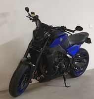 Yamaha MT-09 MT09 Black / Blue Special