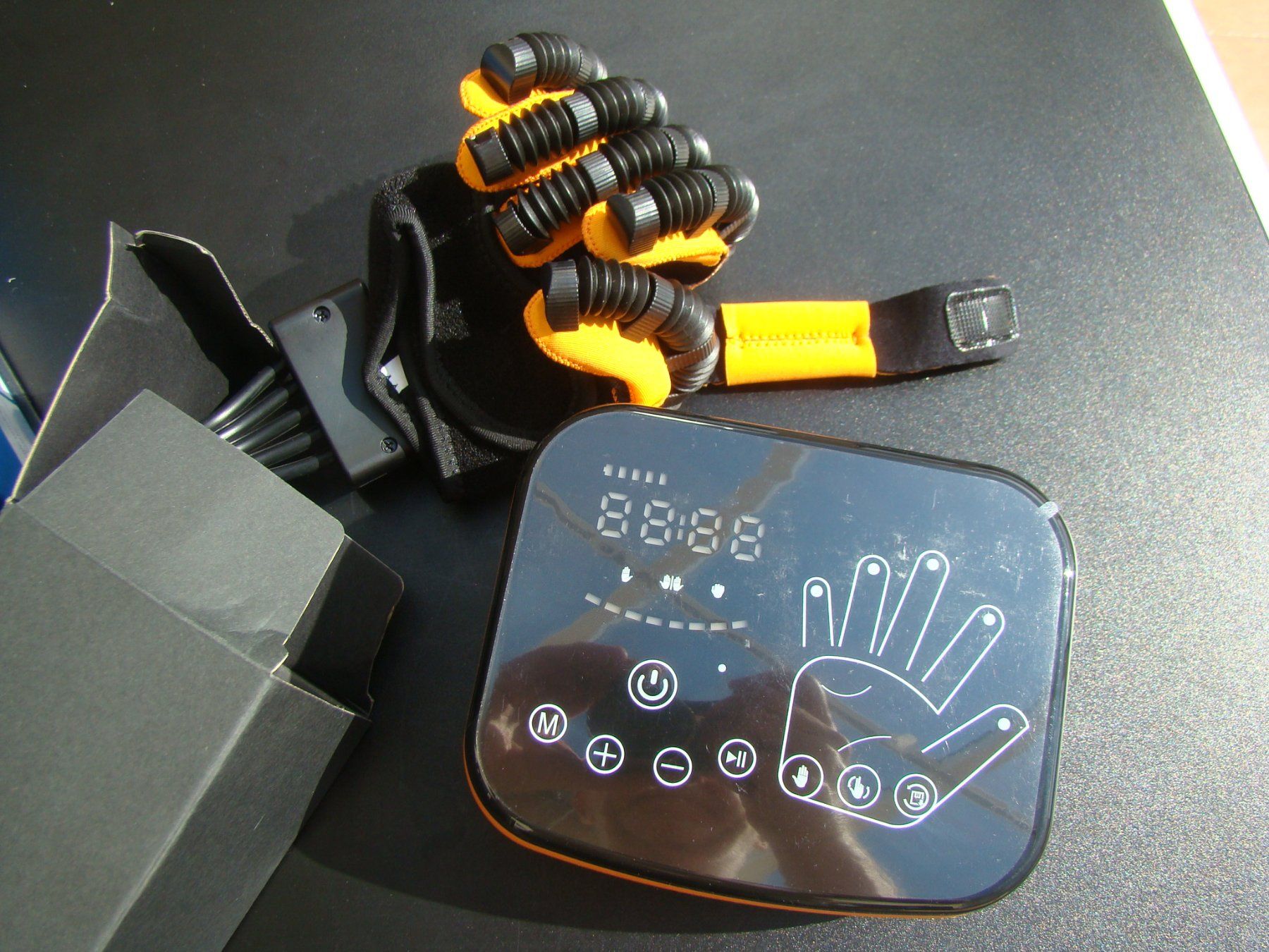 Massagegeräte: Multifunktions Handmassagegerät Robot Training Glove Neu – Neu und originalverpackt aus Walzenhausen von Vanquish711 4