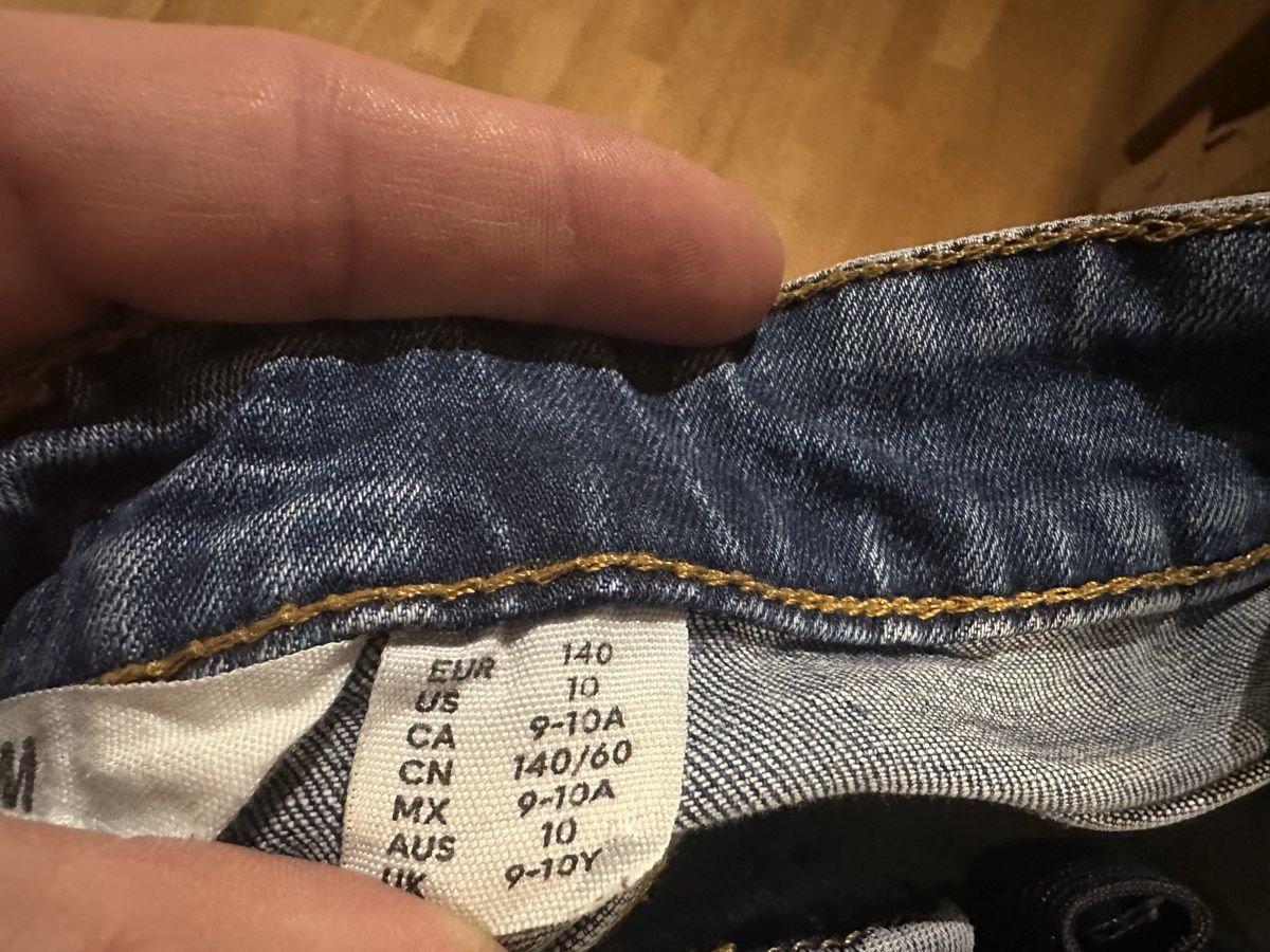 H&M Pantaloni: Jeans und Shorts Gr.140 – Usato da Thun venduto da doc_9r78 2