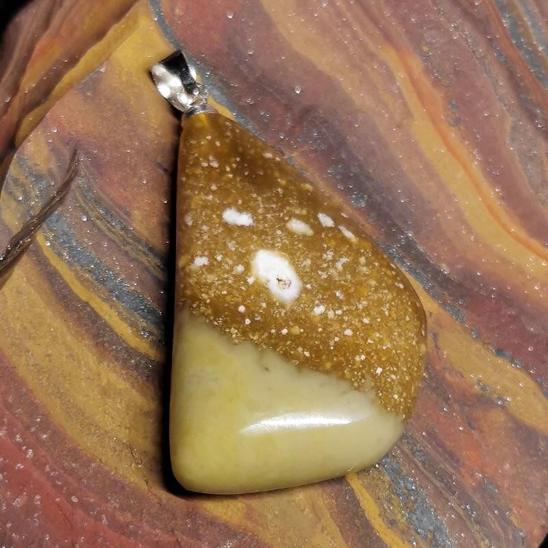 Ciondoli: Opalisiertes verst. Holz Anhänger – Nuovo e nell'imballaggio originale da Walenstadt venduto da vkt_qc8d 2