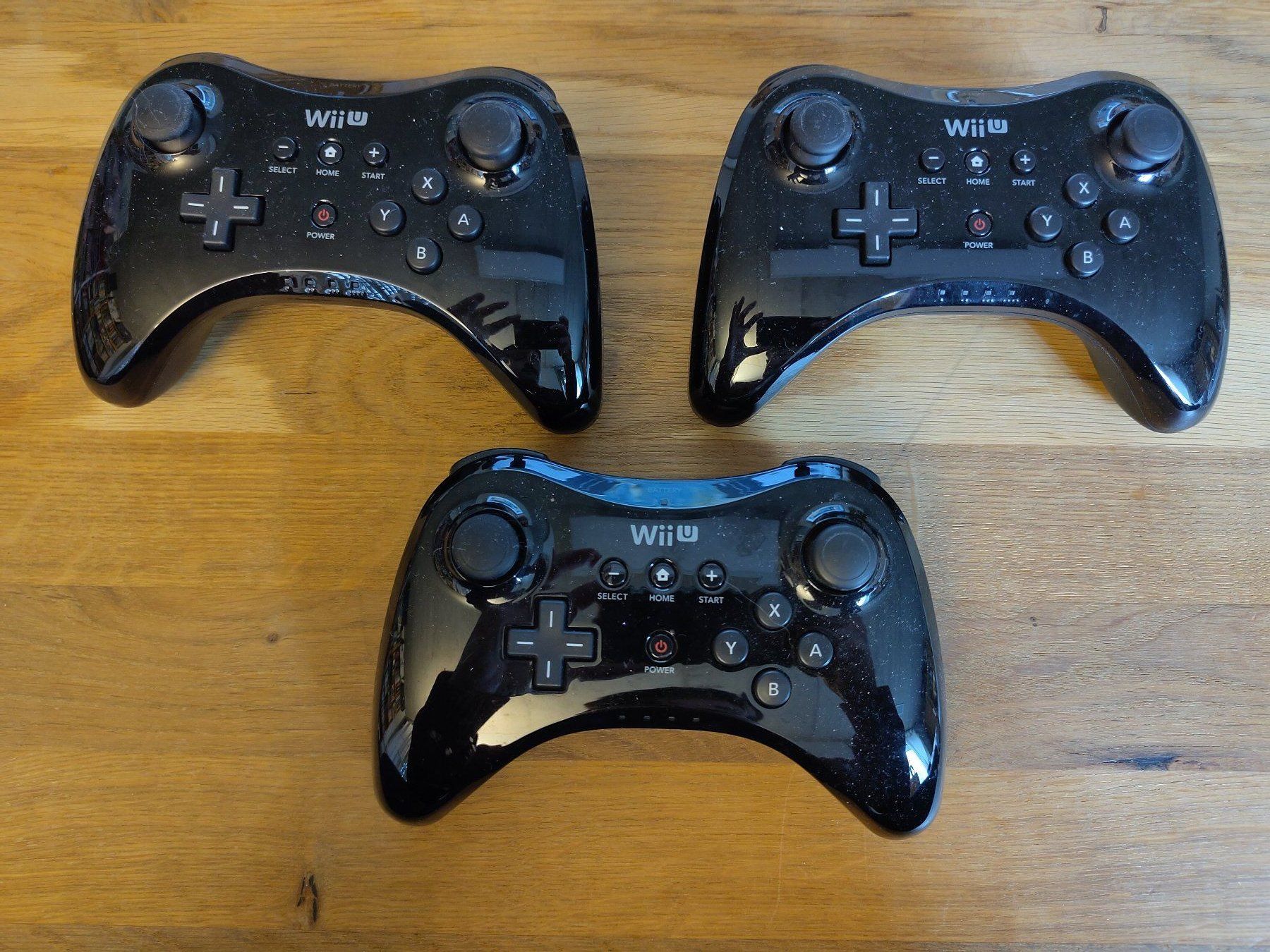 Nintendo Controller: Wii U Pro Controller in schwarz – Gebraucht aus Kloten von