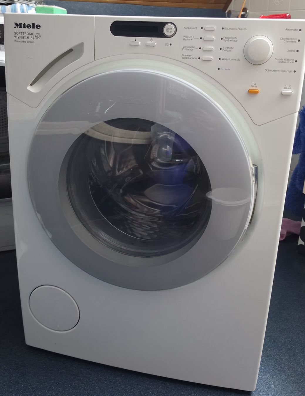 Miele Waschmaschinen: Waschmaschine Miele Softtronic W Special S2 – Defekt aus Hombrechtikon von Webi93