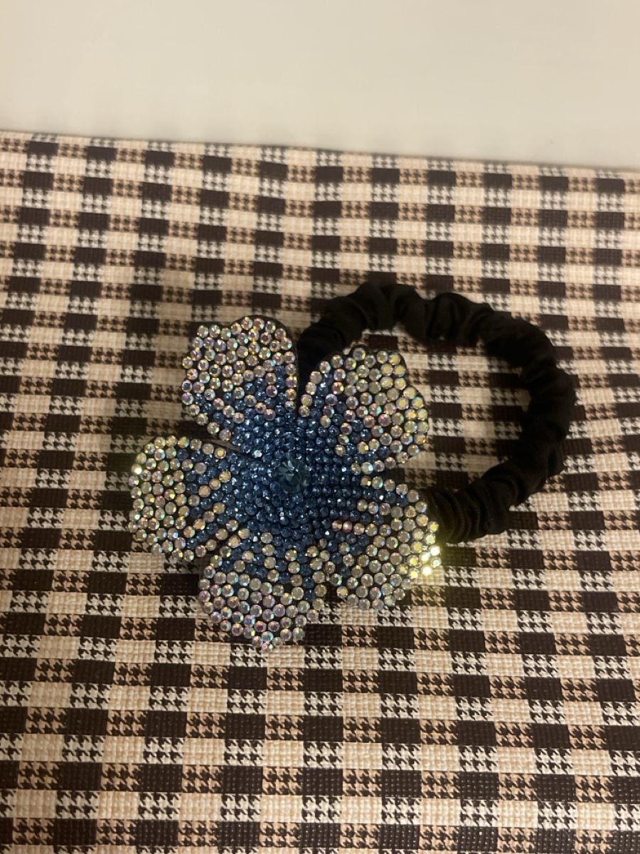Accessoires pour cheveux: Hand Made Haargummi – Neuf (Voir description) à Pfäffikon ZH par Maki_zuerich 1