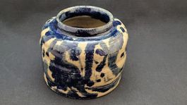 Ton-Vase signiert