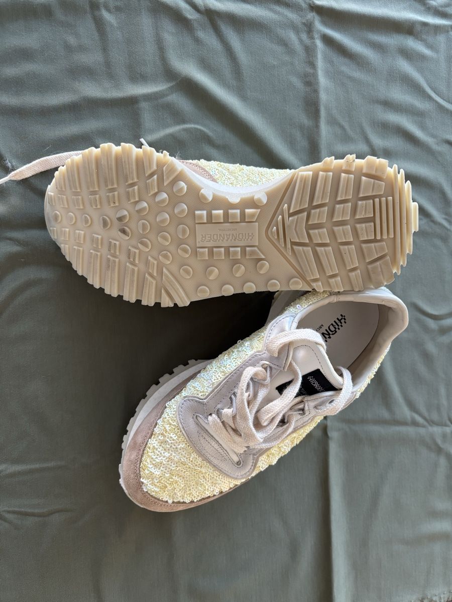Scarpe da donna: Hidnander Tenkei-Sneaker mit Pailletten – Nuovo (secondo la descrizione) da Ennetbaden venduto da mme_7sv8 2
