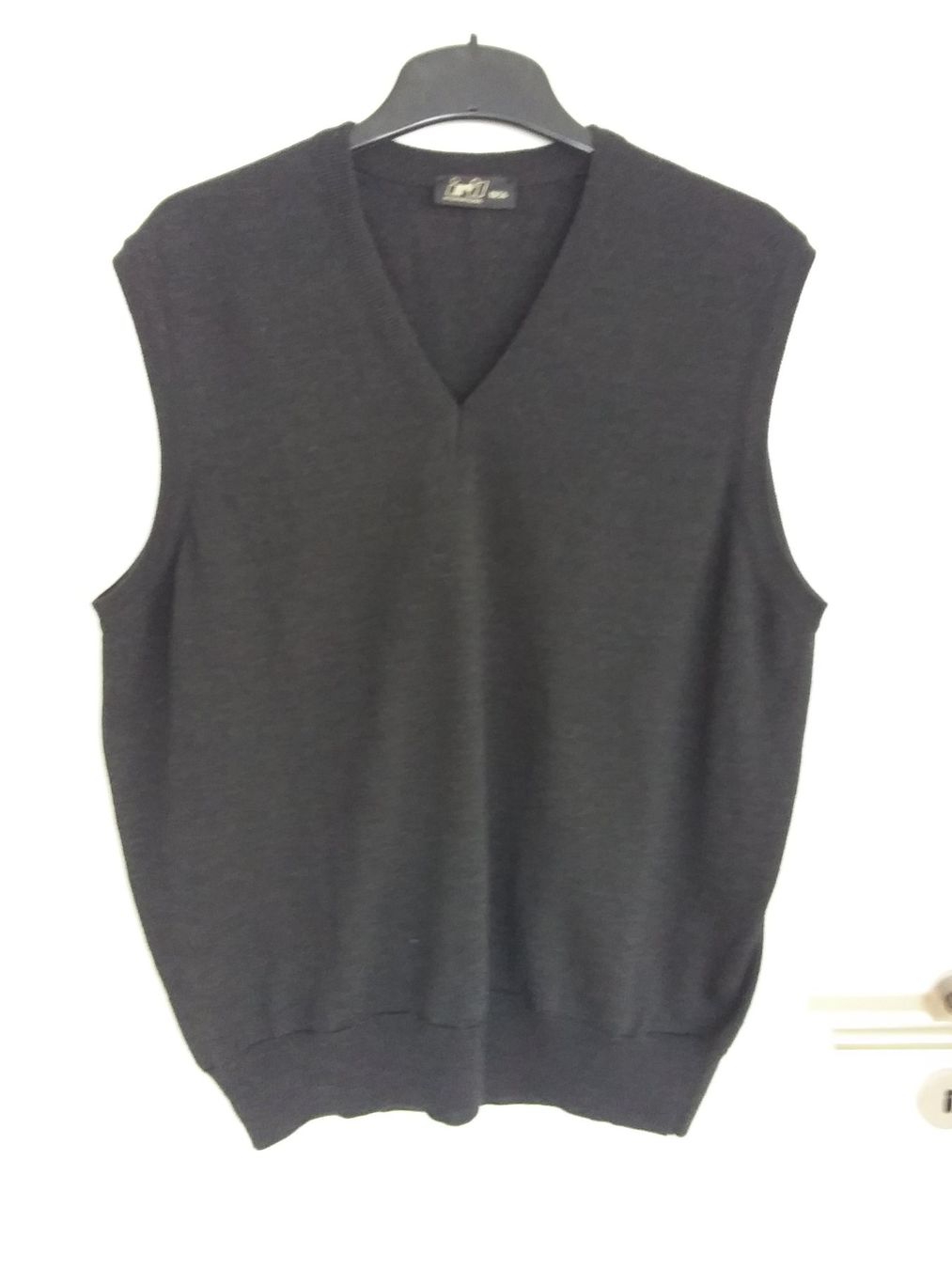 Pullover & Sweatshirts: IRIL Pullunder ohne Ärmel, Gr 56, Lambswool – Gebraucht aus Immensee von Btrutmann