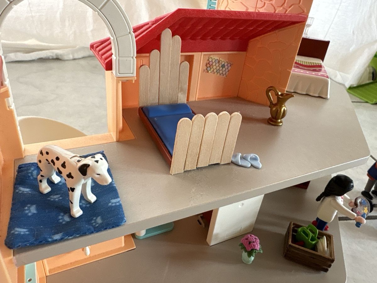 Playmobil Spielzeuge: Playmobil Wohnhaus mit Zubehör – Gebraucht aus Nottwil von wasserlufterde 2