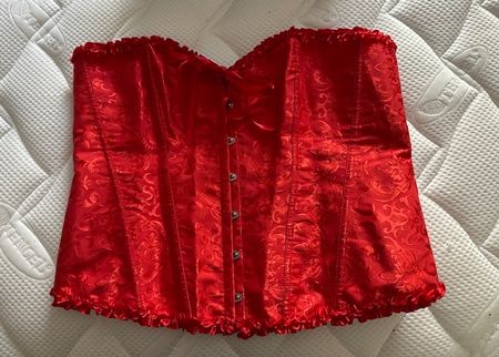 Corset rouge tissu style baroque Roccocco Taille 48 à 52