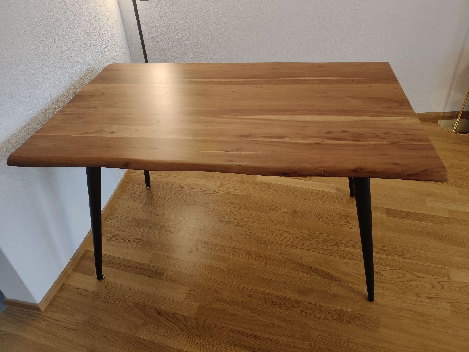 Set di tavolo e panche: Esstisch mit 4 Stühlen – Usato da Emmen venduto da Kaeferfreak74 4